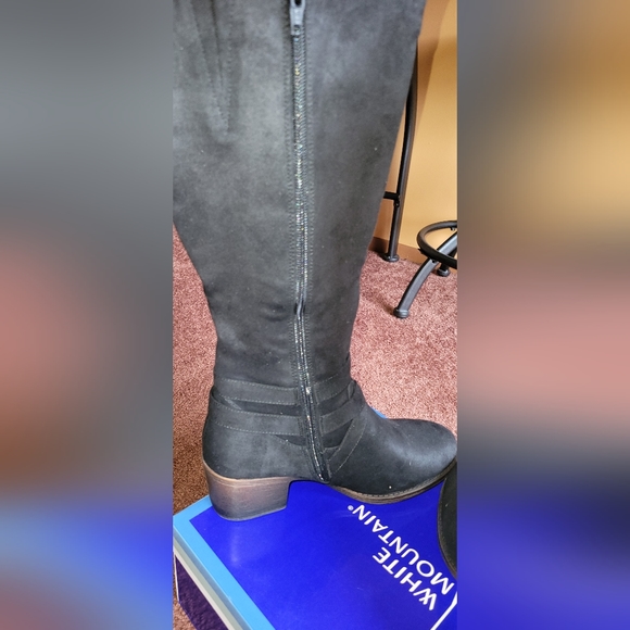 Tall White Mountain Boots - Picture 4 of 11